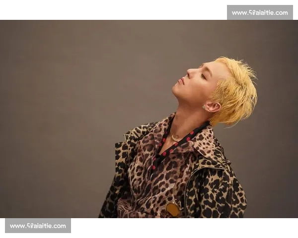 《iKON成员在Winner比赛中的激烈对决与成长历程分析》